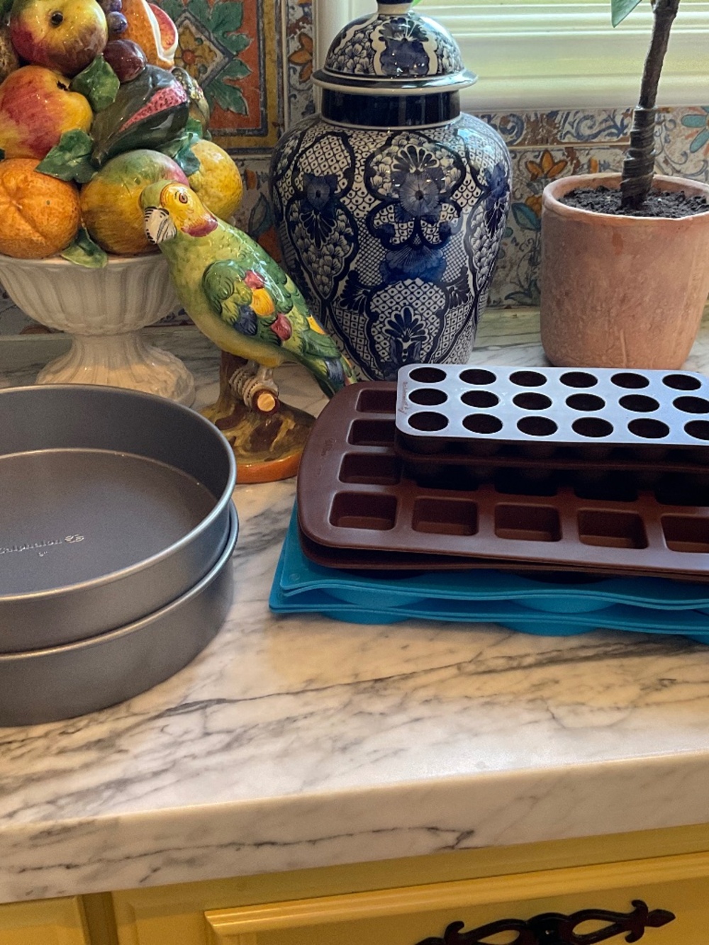 Set of baking items, unused
